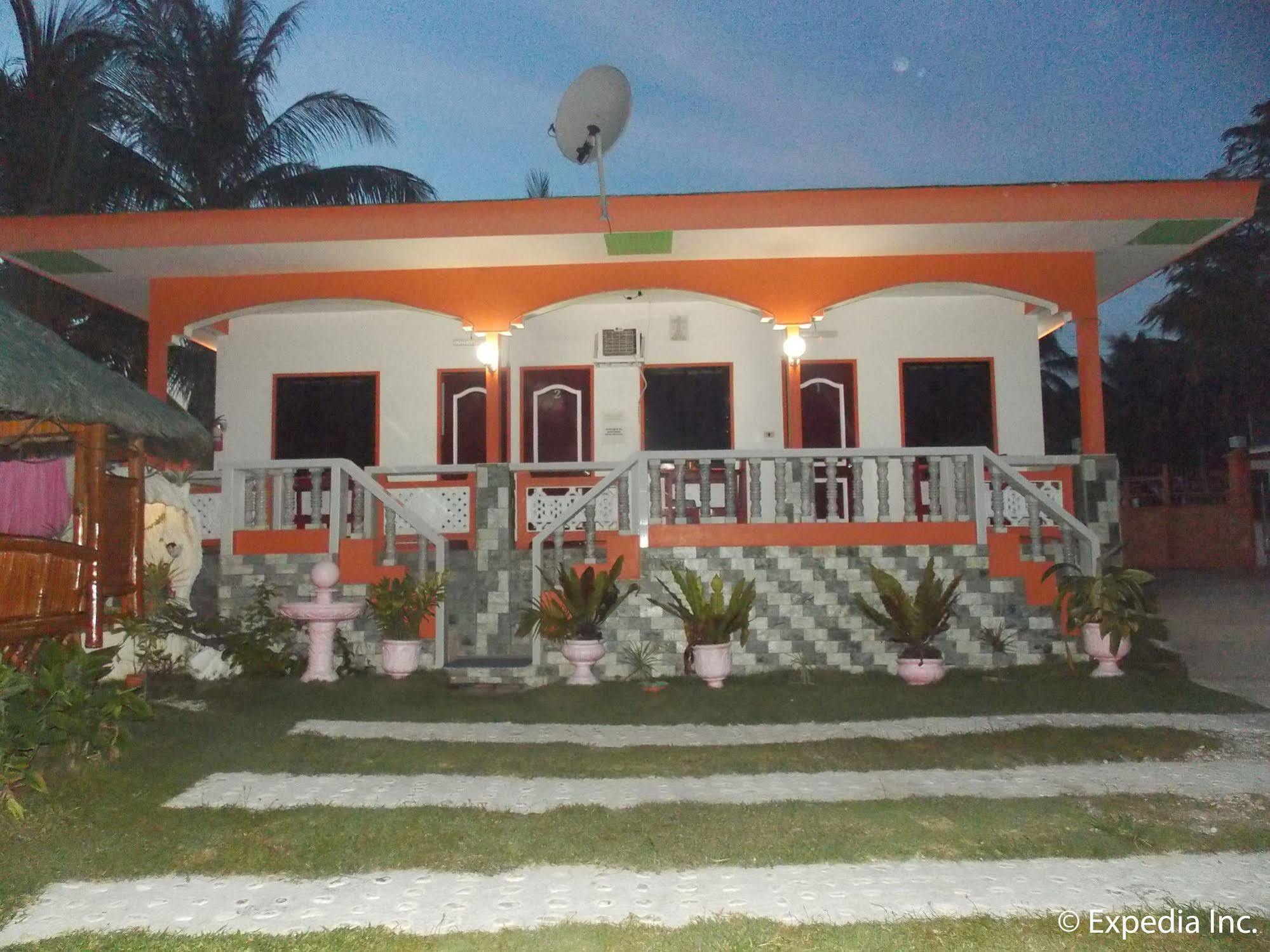 Maxvir Inn Beach Resort Oslob Exterior photo