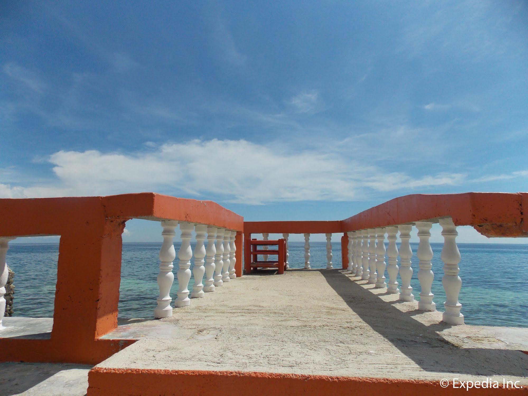 Maxvir Inn Beach Resort Oslob Exterior photo